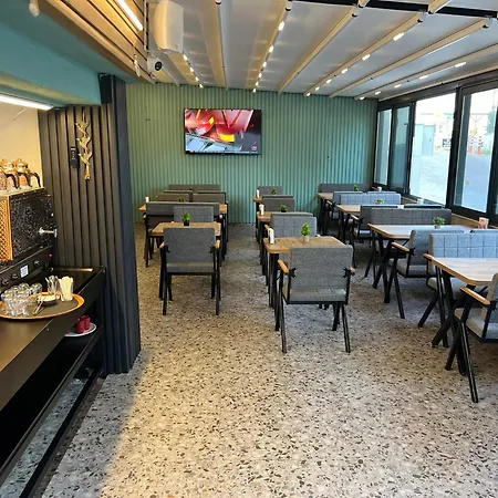 Ada Park Hotel